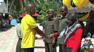 Wahitimu wa Skuli ya Ufundi na Sekondari JKU Mtoni wakipokea vyeti vya kumaliza mafunzo yao
