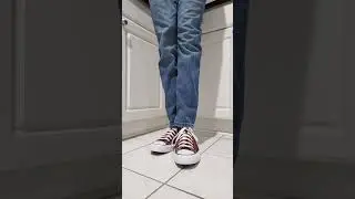 ASMR Toe Tapping wearing my new converse. 