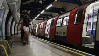 Mind the Gap Announcement at Embankment (HD)