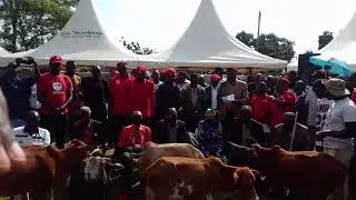 Commander Julius ochen prays for bobi wine and his team plus the people of teso At Eneku village 👏👏