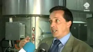 Mutriku, primera planta europea que suministra energía a través de las olas.wmv