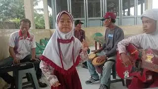 yapim Nst bergabung dengan pengamen Kusus isi kotak infaq