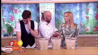 K&oacute;kler bűv&eacute;sz miatt sz&uacute;rta &aacute;t a kez&eacute;t a műsorvezető! (Full HD)