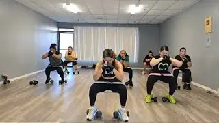 LEGS & GLUTES + RESISTANCE BANDS -DUMBBELLS 15 LB