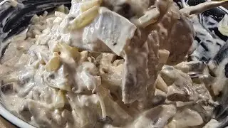 Сельдь с грибами в соусе