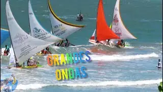 Disputa de Jangadas em Pontal de Maceió Ceará Navegando em Ondas e Ventos Fortes