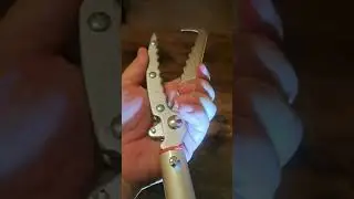Surnuo 50 inch Heavy Duty Snake Tongs Reptile Grabber Catcher Review, Strong, sturdy, and highly fun