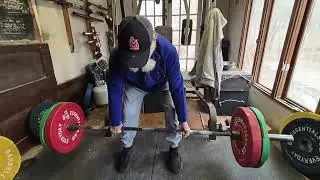 Old old man Wilson starting deadlifts after taking 3 weeks off