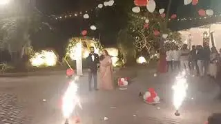 A grand welcome for a beautiful couple 💛Balloon Flash 🎈 | Golden Firo ✨ |