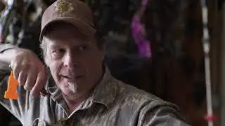 Ted Nugent & Alex Jones Shoot Arrows