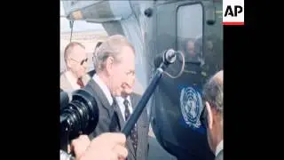 SYND 12 2 77 UNITED NATIONS SECRETARY GENERAL, KURT WALDHEIM, MEETS CYPRIUT OFFICIALS