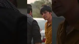 Lakkad De Baale Warga Tera Shareer Aa, Aakad Dekh Lai Kinni Chakki Ferda - Shooter Movie Scene