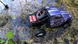 Приключение в лесу Gmade BOM - Adventure RC car in the forest mud and needles