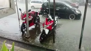 Hujan cum beberapa jam, tapi sudah banjir . Akses pun lumpuh sementara#minivlogindarwati