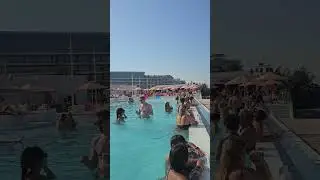 beach club at dubai palm island / W hotel /bch:clb / pool