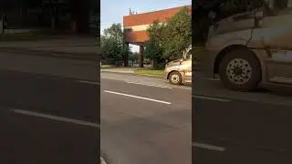 Idiot NFI trucking driver makes an illegal turn and into an intersection, daily. #baddriver #nfi