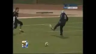 Diego Maradona free kick training vs best Argentina goalkeeper 2010