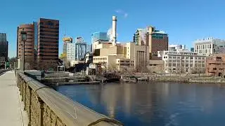 Walk from Boston to Cambridge over the Longfellow Bridge 