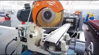 Shutter door roll forming machine