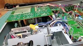 Sony DTC-700 DAT with broken gear as always, waiting for parts.