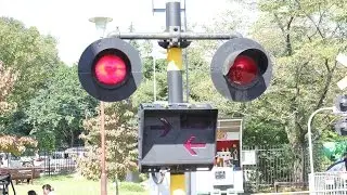 青梅鉄道公園の踏切と弁慶号 | japanese railway crossing
