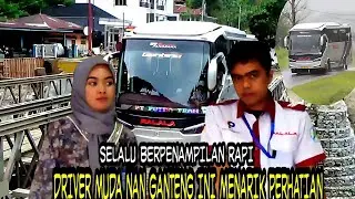 SELALU BERPENAMPILAN RAPI DRIVER MUDA NAN GANTENG INI MENARIK PERHATIAN