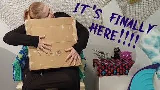 Unbox my FIRST Finfolk Productions tail with me!