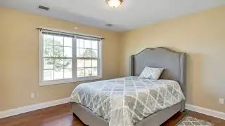 737 Meisser St, Franklin Square, NY 11010