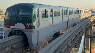 東京モノレール10000形（10031F）キキ&ララ モノレール トゥインクルツアー編成　空港快速羽田空港第2ターミナル行き
