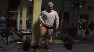 17 Years old Bodybuilder - Legs posing