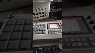 Akai mpc live retro 2 808 Tube Synth Trap   Beat