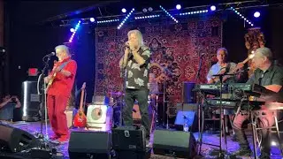Downtown burger joint hosts benefit concert for Hill Country flood victims