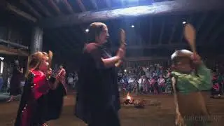 Komoks AHS paddle dance