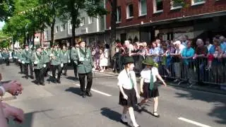 Schützen und Heimatfest in Büderich 2012 - Schützenparade vor dem Rathaus Dorfstraße Teil 2/3