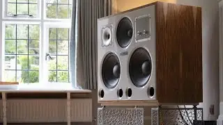 Stratton Acoustics Elypsis1512 Loudspeaker Debuts as a British made 70s monitor style system