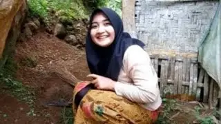 LATAH LUCU JANDA CANTIK PUNYA PACAR 5 KUE APEM LARIS