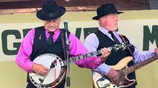 Foggy Mountain Rock - Dark Hollow Bluegrass