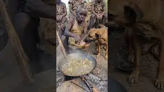Hadzabe Cooking and Sharing a Simple Feast #Hadzabe #SimpleFeast #WildMeat #TribalLife #shortsfeed