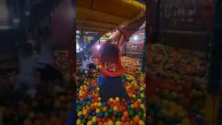 Ball explosion @ wacky warehouse #family #kid #fun