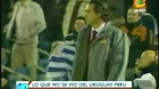 Chemo menta la madre a sus jugadores Peru- Uruguay 6-0