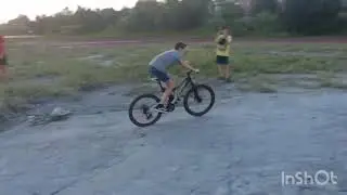 Мой первый дроп на велике!))