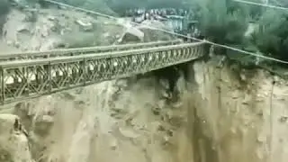 Uttarakhand: CAPTURED ON CAMERA: Bridge collided due to landslide debris| #chamoli#garhwal