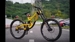 high-performance carbon full suspension mountain bike frame