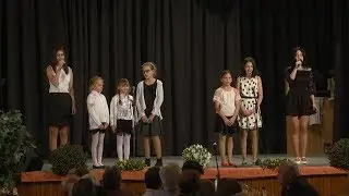 Iskolások műsora az Idősek napján Zánkán 2019.10.08