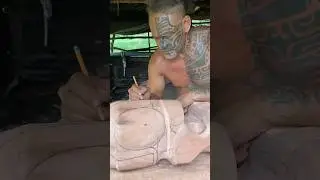 Progress on a Marquesan tiki 🛠️ Polynesian woodcarving in French Polynesia #tikiart #nukuhiva