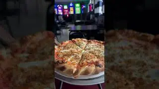 Unique Pizza #fastfood #pizzalover #pizzatime #food #pizzalife #fastfoodrestaurants #uspizza #pizza