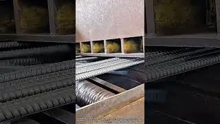 Iron cutter like a giant pair of scissors: cuts many iron bars at the same time very neatly