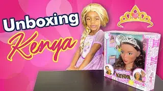 Rapunzel unboxes Princess Kenya styling head