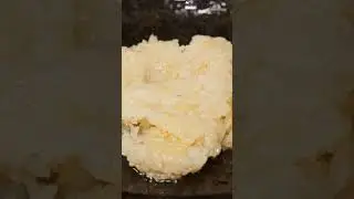 Острая жареная курица - корейская уличная еда