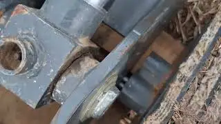 ALIGNING PINS ON STABILIZER PADS, FEET, SHOES, OUTRIGGER, WITHOUT A SECOND PERSON  BACKHOE B75D